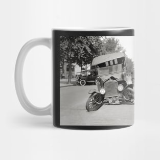 Crashed Ford Model T, 1922. Vintage Photo Mug